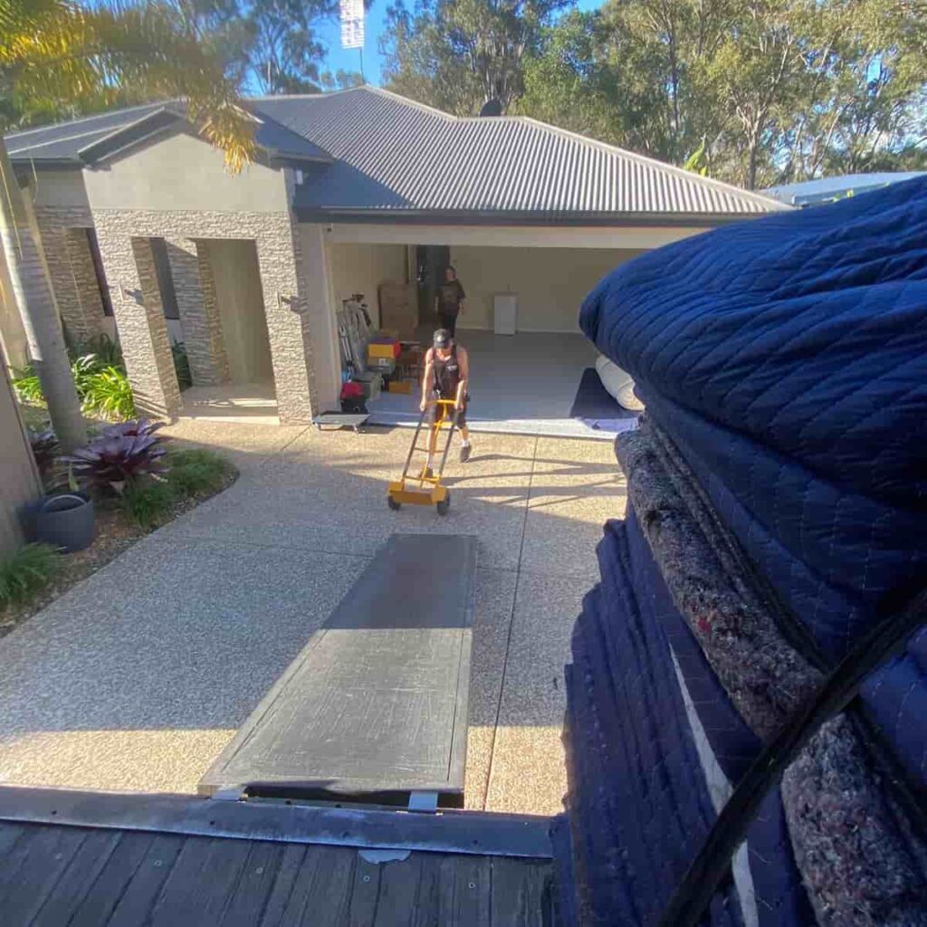 Local Moves Gold Coast | Furniture Removalists Gold Coast | Will Move Removalist Local furniture removalists Gold Coast handling a residential move