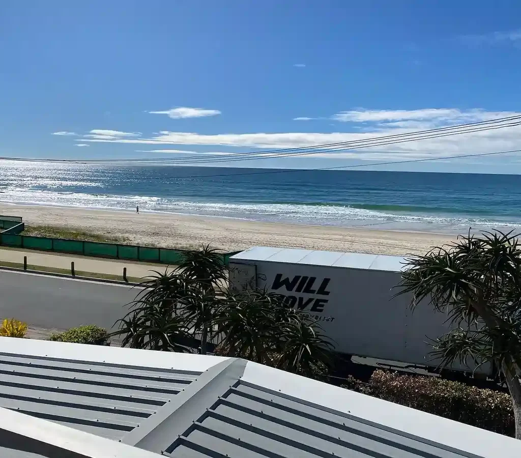 Will Move Interstate Removalists Gold Coast Service Van | Will Move Removalist Interstate Removalists Gold Coast - Will Move's modern moving van for safe furniture transport.